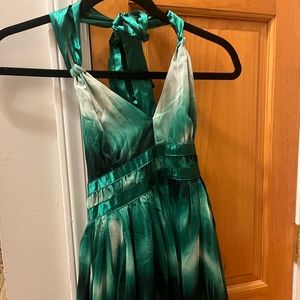 Women’s green twenty one dress